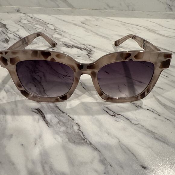 DIFF Makay Sunglasses Cream Tortoise Frame With Gradient Lenses 56-20-145 - Picture 1 of 8